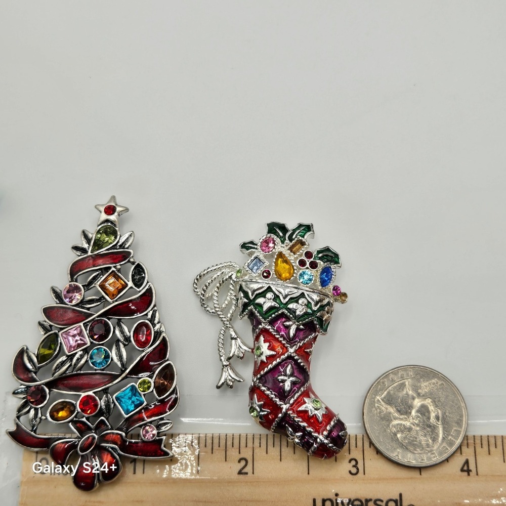 Premier Designs 2PC Red/Green SilverTone Brooch Set Christmas Tree Stocking Pins - Picture 10 of 11